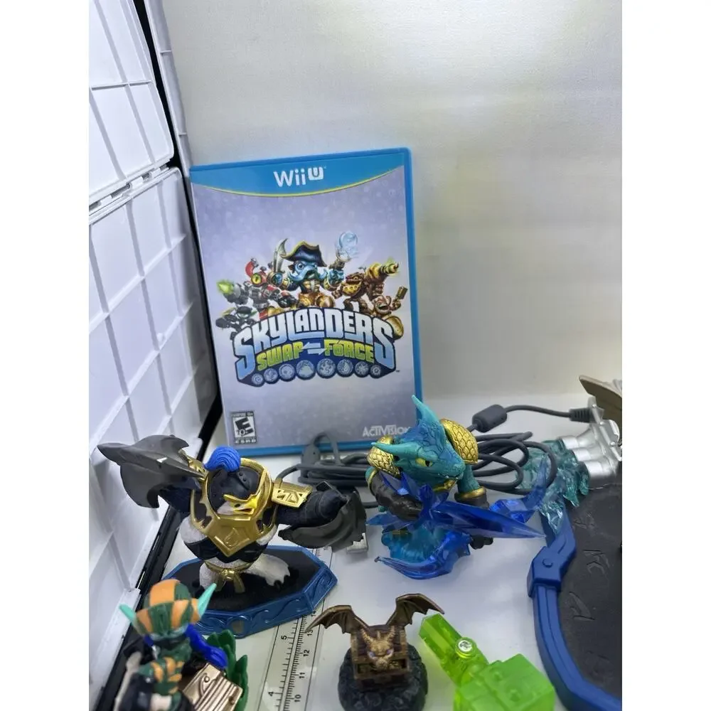 Skylanders Swap Force Wii U Mix lot Game w Portal and Figures